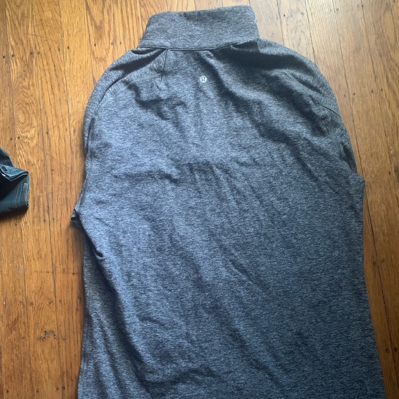 Men’s Lululemon Quarter-Zip - Picture 2 of 2